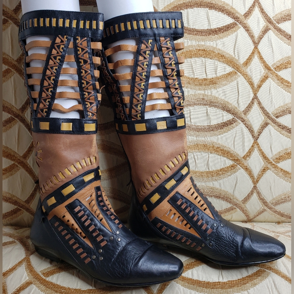 Rare Gorgeous Vintage LJ Simmons Monterey Two Tone Leather Cutout Boots Size 5.5